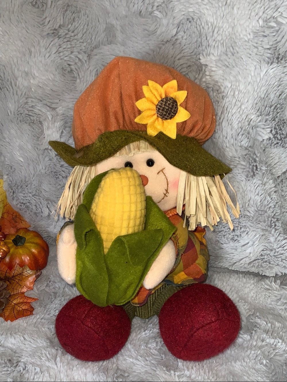 🍂Autumn Corn-Holding Plush Scarecrow🎃